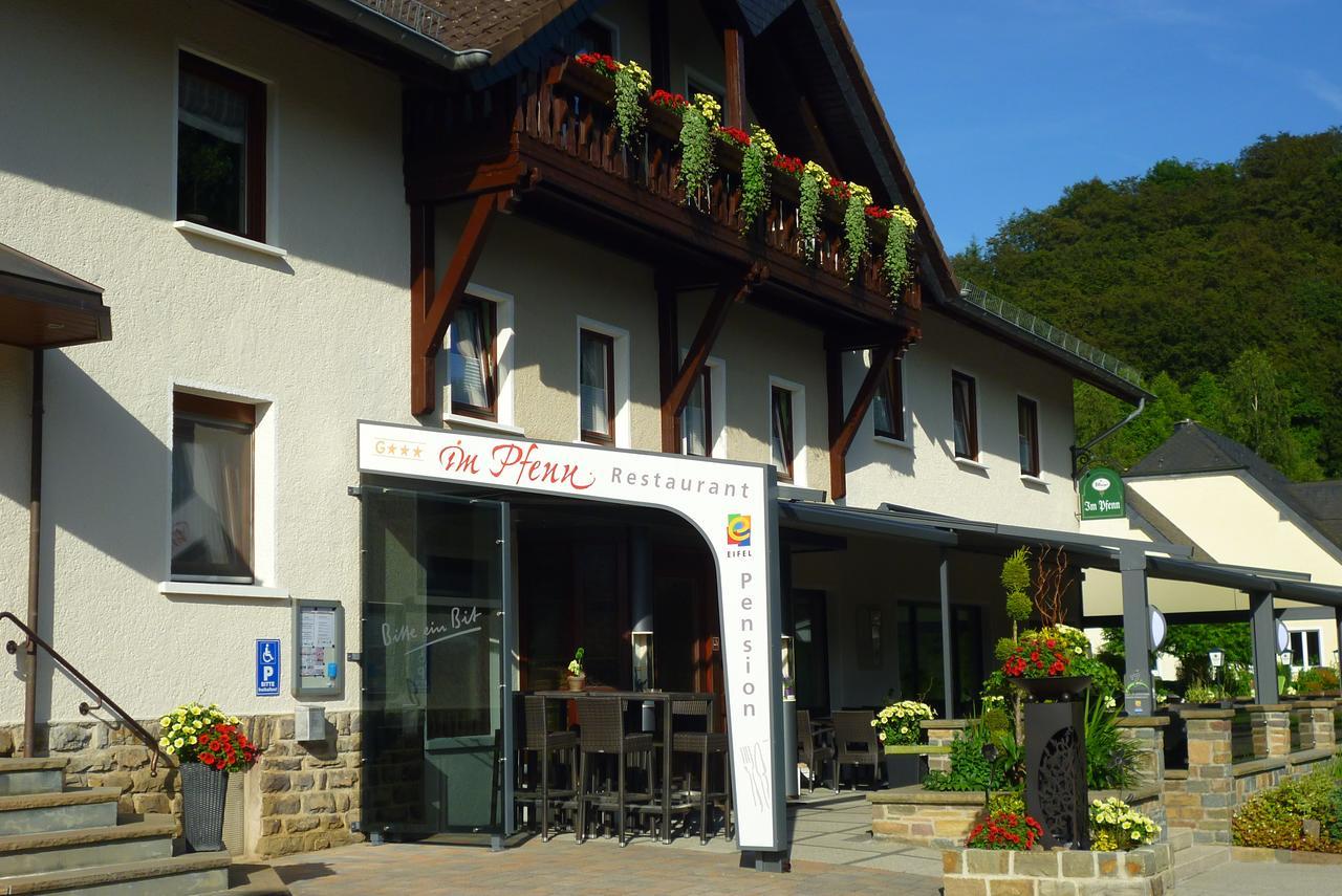 Restaurant - Pension Im Pfenn Irrhausen Екстер'єр фото